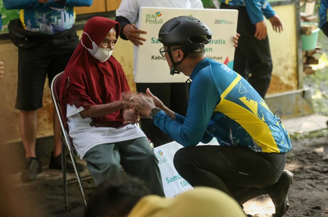 PLN sadar bahwa hadirnya listrik dapat meningkatkan taraf hidup masyarakat dengan menggerakkan roda perekonomian. (Foto: PLN) 
