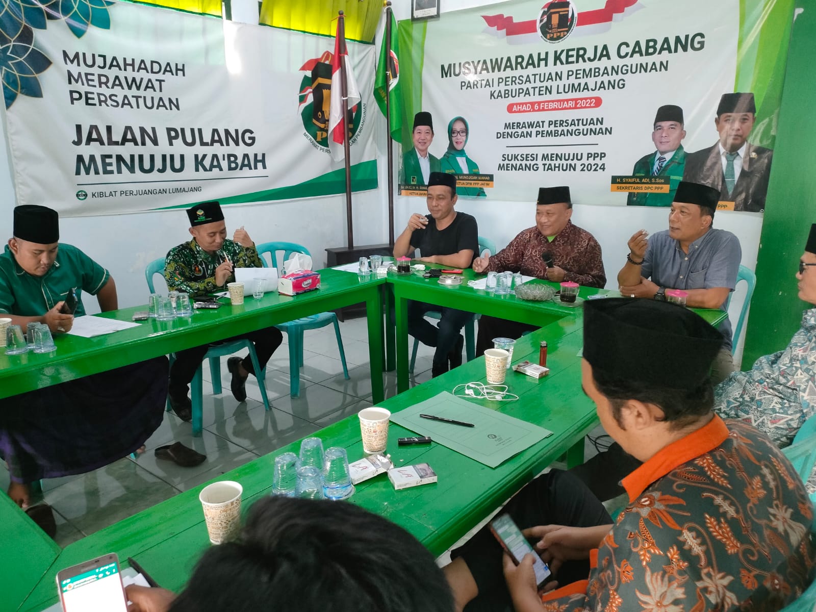 Pengurus harian DPC PPP, Badan otonom. ( AMK, GMPI,GPK, WPP dan Ligana ) dalam rangka pembentukan Lajnah pemenangan pemilu / LP2 DPC PPP Lumajang, Minggu 05 Juni 2022.
