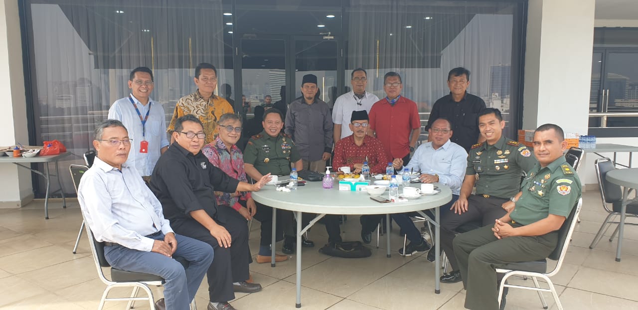 Steering Committee Rapimnas SMSI Rapat Bersama Pusat Sandi dan Siber TNI Angkatan Darat. (Foto: SMSI) 