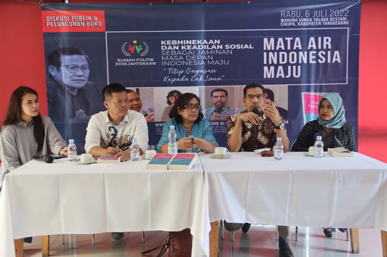 Aktivis Perekat Demokrasi Tangerang (PDT) Choirul Huda (kedua dari kiri), Aktivis HAM Binny Buchori (tengah), Anggota Komnas HAM Amiruddin Al-Rahab (kedua dari kanan). (Foto: Ist/Serikat News) 