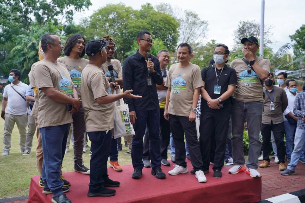 Touring mobil listrik Jakarta-Bali menjadi bukti kepada masyarakat bahwa  kendaraan listrik aman dan nyaman untuk bepergian jarak jauh. (Foto: PLN) 