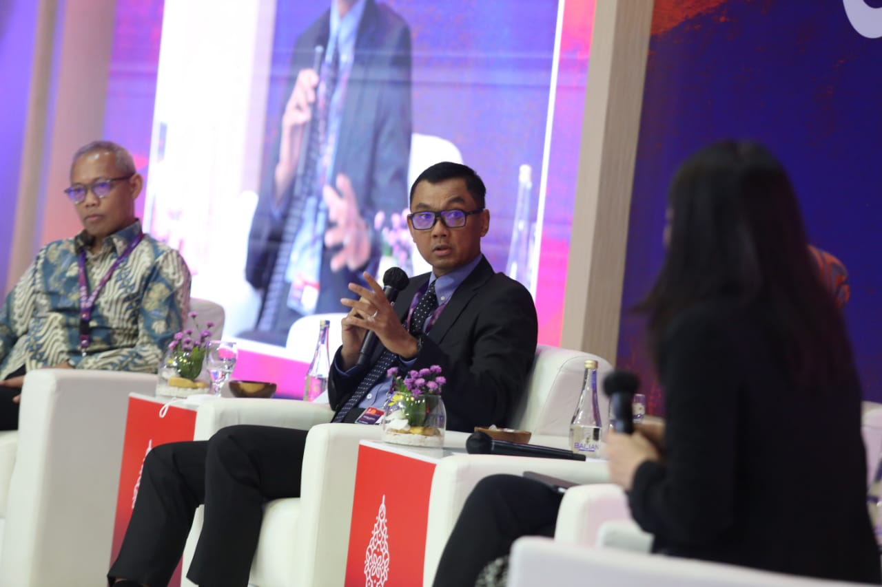 Dalam forum diskusi Sustainable Finance for Climate Transition Roundtable, PLN mengajak keterlibatan dunia dalam mencapai target NZE 2060. (Foto: PLN)