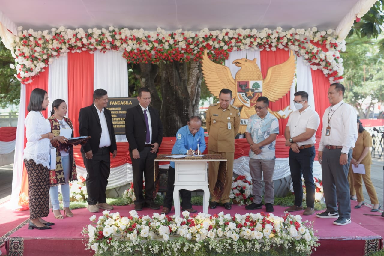 Dengan sistem kelistrikan di NTT khususnya Ende yang semakin andal dan cadangan daya yang masih surplus dapat meningkatkan produktivitas, sehingga mampu mendorong iklim investasi dan perekonomian. (Foto: PLN)

