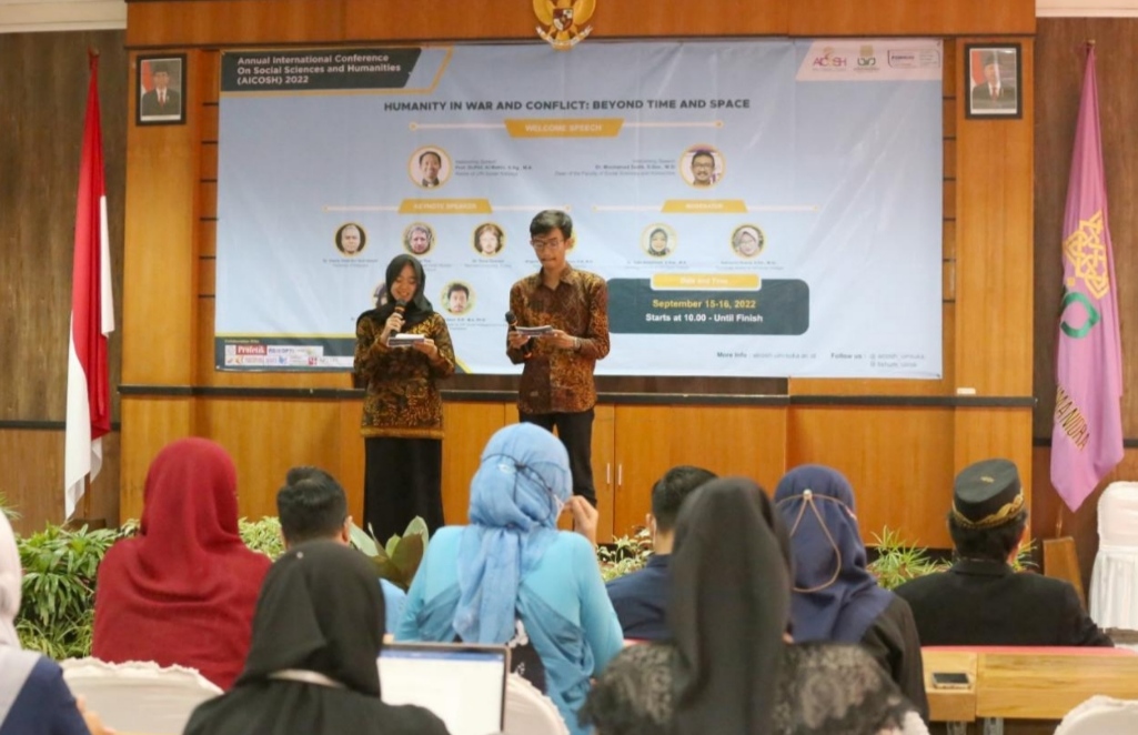 Konferensi internasional Annual International Conference on Social Science and Humanities (AICOSH) 2022 hari kedua yang diadakan oleh Fakultas Ilmu Sosial dan Humaniora (FISHUM) UIN Sunan Kalijaga Yogyakarta dilaksanakan pada Kamis, (15/09/2022). (Foto: Serikat News) 