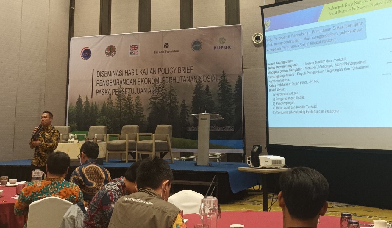 Kajian Policy Brief  dengan tajuk Pengembangan Ekonomi Perhutanan Sosial Pasca Persetujuan Akses” yang diselenggarakan PUPUK bekerjasama dengan TAF di Hotel Harris Vertu Harmoni  Jakarta, Selasa (25/10/2022). (Foto: Istimewa)