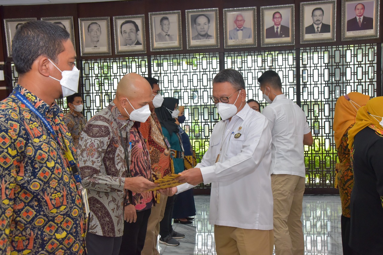 Penghargaan Dharma Karya Energi dan Sumber Daya Mineral Tahun 2022 diberikan ke 29 inovator yang telah berjasa pada sektor ESDM. (Foto: PLN)