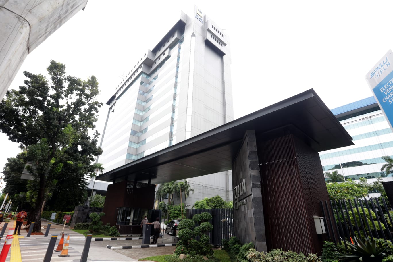 PLN melalui program kelistrikannya berkomitmen memberikan multiplier effect bagi masyarakat Indonesia. (Foto: PLN)