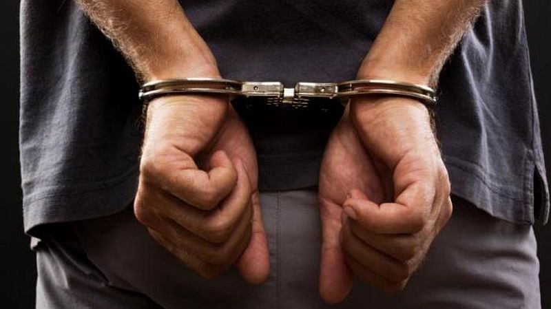 Ilustrasi pencuri dibekuk polisi. (Foto: Shutterstock)