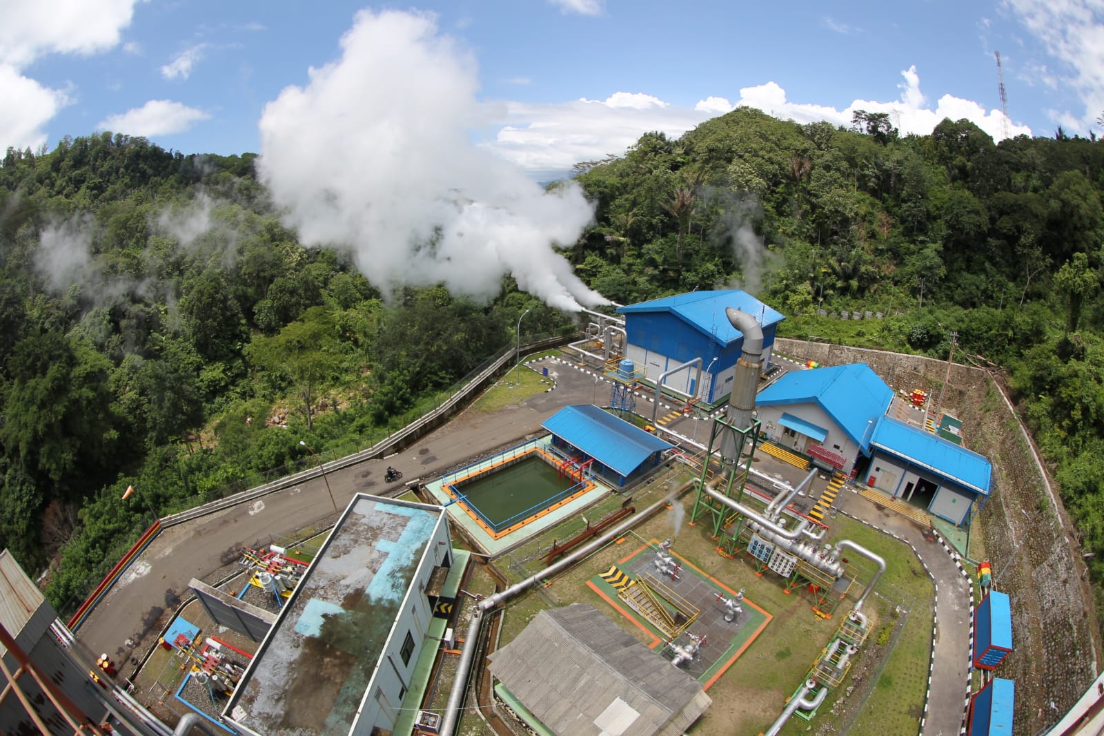 PLN mendukung peningkatan wawasan dan komitmen untuk transisi energi di Indonesia melalui kolaborasi jangka panjang dengan berbagai pemangku kepentingan. (Foto: PLN) 