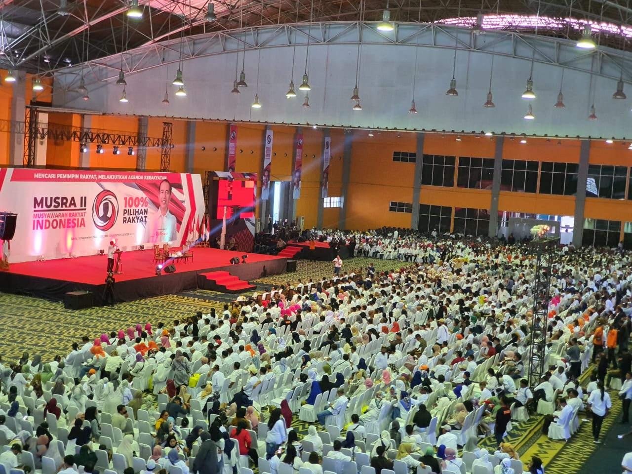 Ribuan Peserta yang hadir dalam gelaran acara Musyawarah Rakyat (Musra) di Makassar. (Foto: Istimewa)