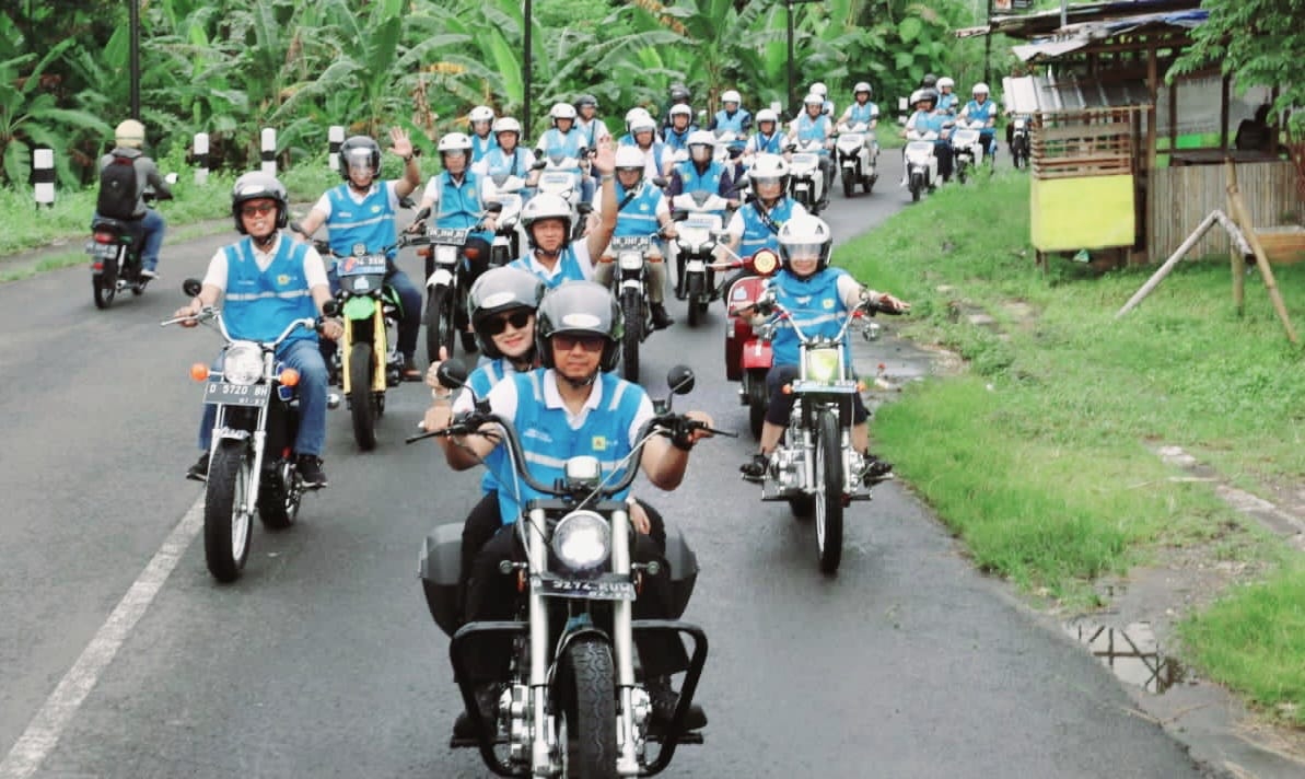 PT PLN (Persero) terus mengkampanyekan penggunaan kendaraan ramah lingkungan kepada masyarakat dengan menggelar konvoi motor listrik di Yogyakarta pada Rabu (28/12). Foto, PLN.