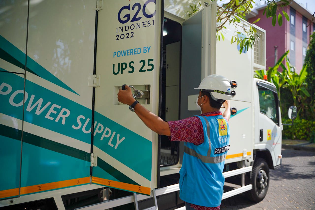 PLN telah menghadirkan layanan listrik untuk kebutuhan pesta dan acara lainnya melalui fitur Pasang Sementara di aplikasi PLN Mobile. (Foto: PLN) 