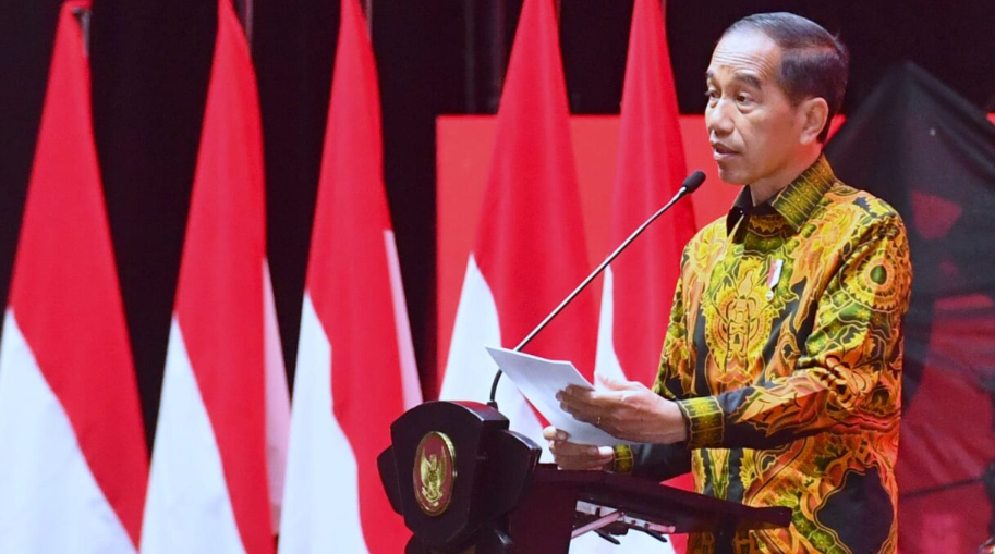 Presiden Jokowi menyampaikan arahan pada Rapat Konsolidasi Nasional Kesiapan Pelaksanaan Pemilu Serentak Tahun 2024, yang digelar di Ancol Beach City, Jakarta, pada Jumat, 2 Desember 2022. (Foto: BPMI Setpres)