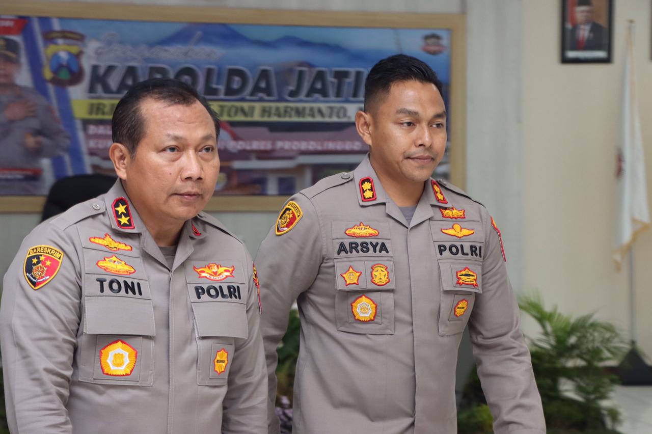 Kapolda Jatim Irjen Pol Toni Harmanto saat kunjungan kerja ke Polres Probolinggo, Rabu, 11 Januari 2023. (Foto: Mafa/Serikat News)