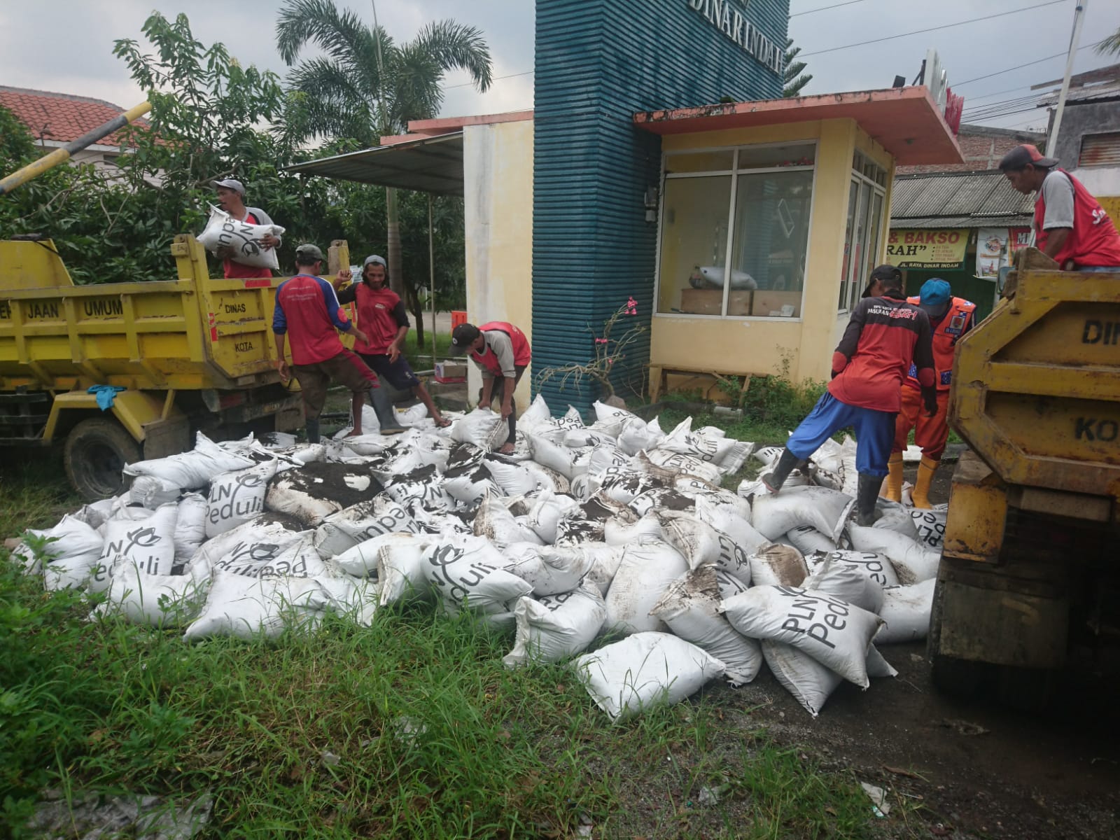PT PLN (Persero) mengoptimalkan pemanfaatan abu sisa pembakaran batu bara dari Pembangkit Listrik Tenaga Uap (PLTU) dalam bentuk Fly Ash dan Bottom Ash (FABA) (Dok, PLN)