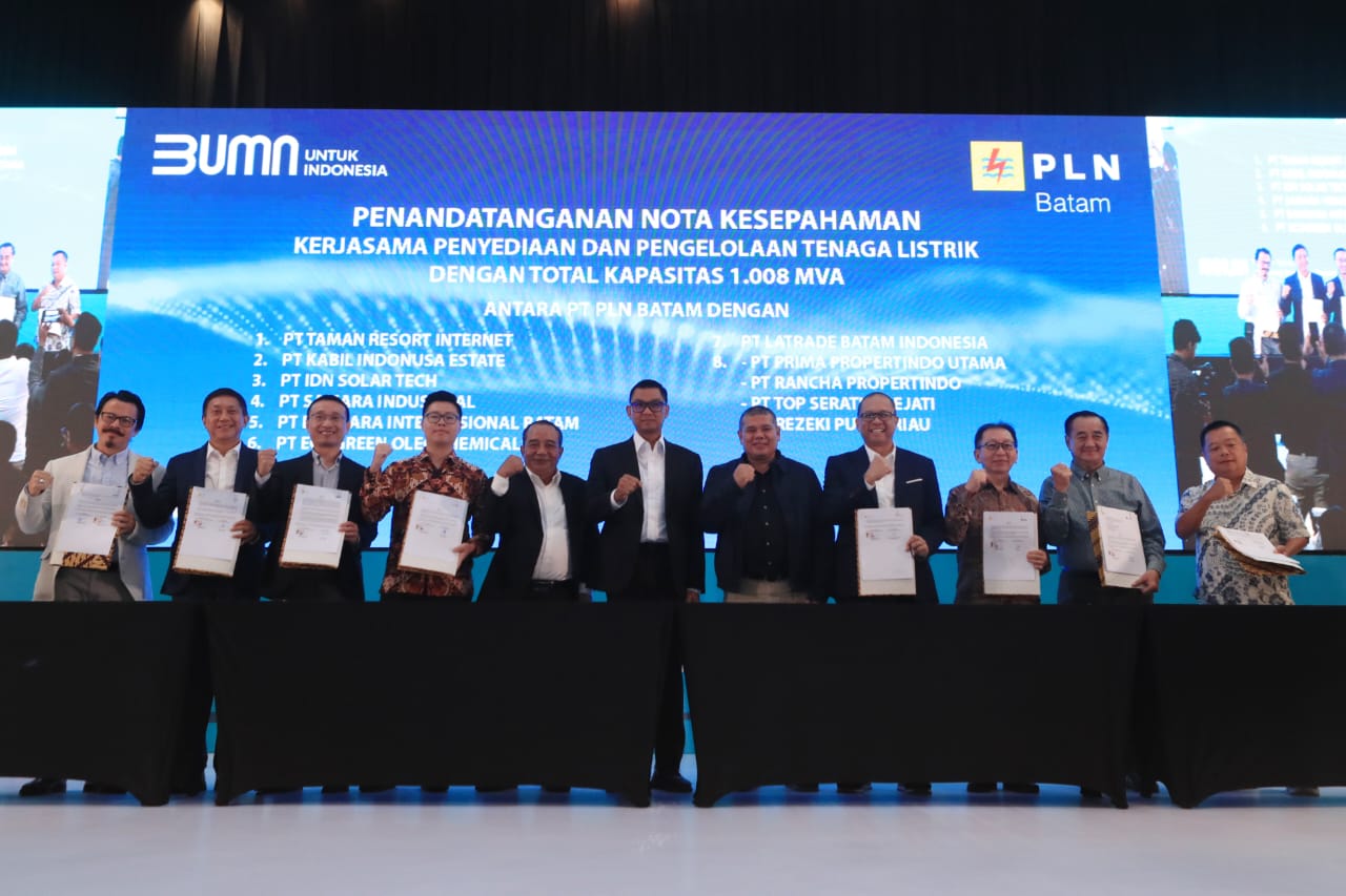 Penandatanganan nota kesepahaman (MoU) Kerja Sama Penyediaan dan Pengelolaan Tenaga Listrik. (Foto: Istimewa) 