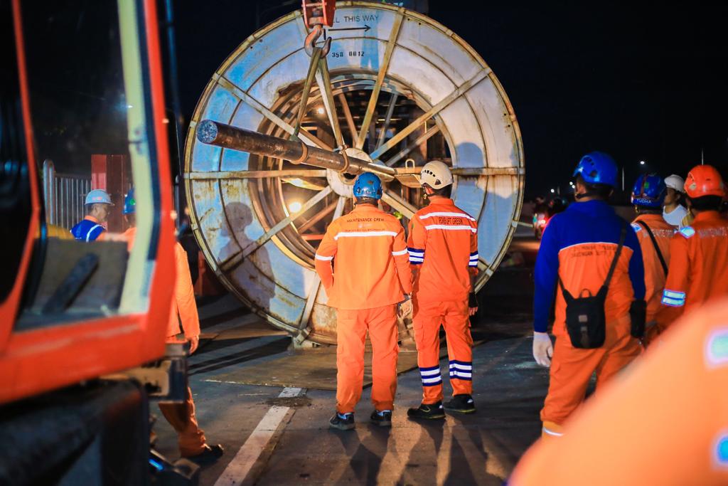 PLN bekerja keras tingkatkan keandalan listrik Madura. (Foto: Istimewa)