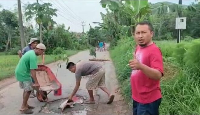 Masyarakat Demo Kejari Pamekasan, Tuntut Kejelasan Tiga Dugaan Kasus Korupsi