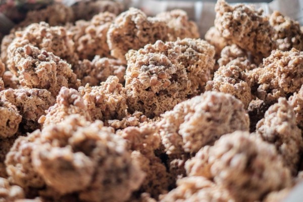 Peyek tumpuk, salah satu oleh-oleh khas Jogja. (Foto: Istimewa) 