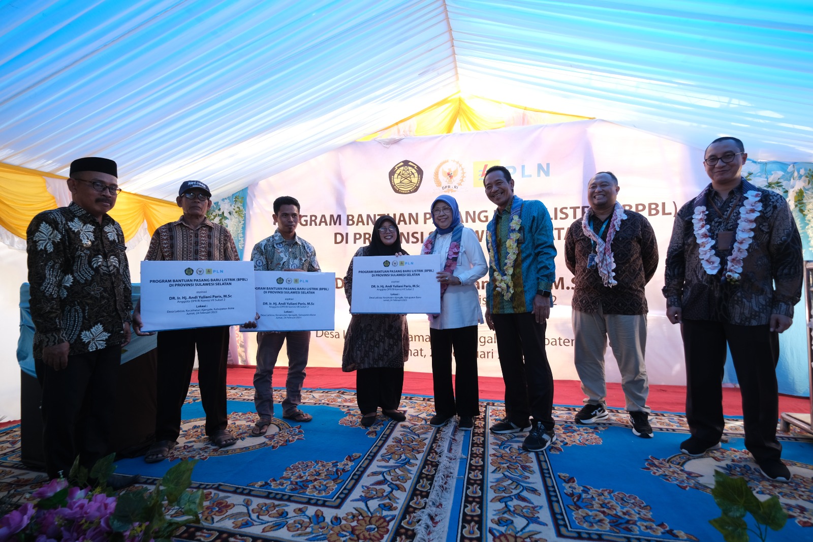 PT PLN (Persero) menyalurkan Bantuan Pemasangan Baru Listrik (BPBL) dari Pemerintah kepada 3.861 rumah tangga tidak mampu yang tersebar di 12 kabupaten/kota Provinsi Sulawesi Selatan. (Dok, PLN)