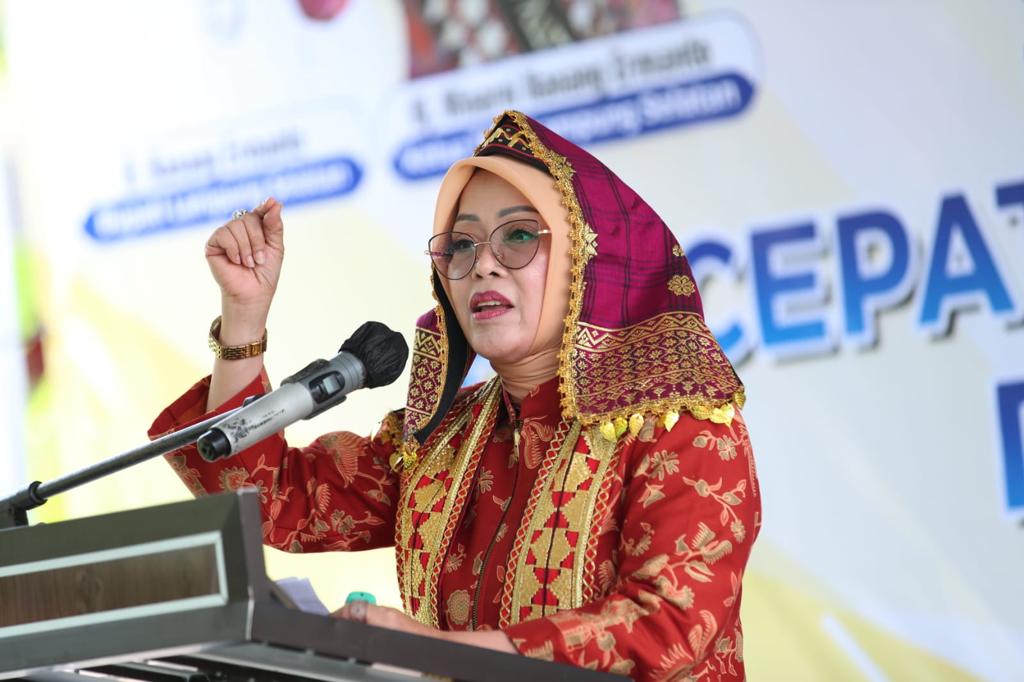 Penasihat DWP Kemendes PDTT, Lilik Umi Nashriyah beserta jajaran pengurus DWP melakukan kunjungan Sosialisasi percepatan penurunan Stunting di Desa Jatimulyo, Lampung Selatan, Selasa, 7/03/23. Foto: Angga/KemendesPDTT