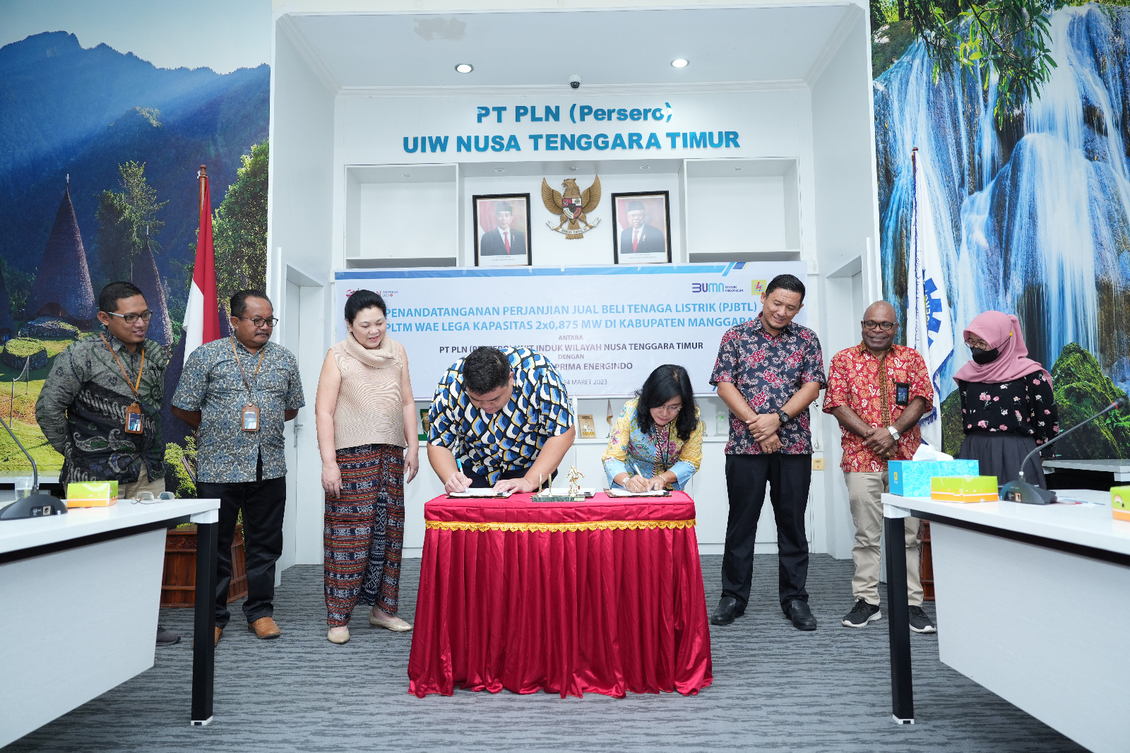 PT PLN (Persero) baru saja menandatangani Perjanjian Jual Beli Tenaga Listrik (PJBTL) dengan PT Gistec Prima Energindo untuk pengembangan Pembangkit Listrik Tenaga Minihidro (PLTM) Wae Lega di Kupang (24/3). (Foto: PLN)