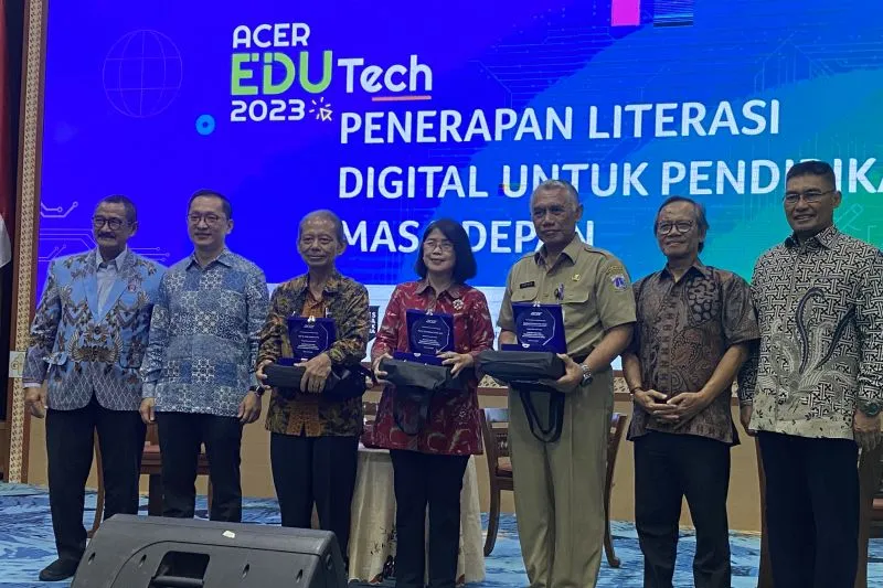 Pelatihan digital “Acer Edu Tech 2023” di kantor Dinas Pendidikan DKI Jakarta, Kuningan, Jakarta Selatan, Senin (15/5/2023). (Foto: Antara) 