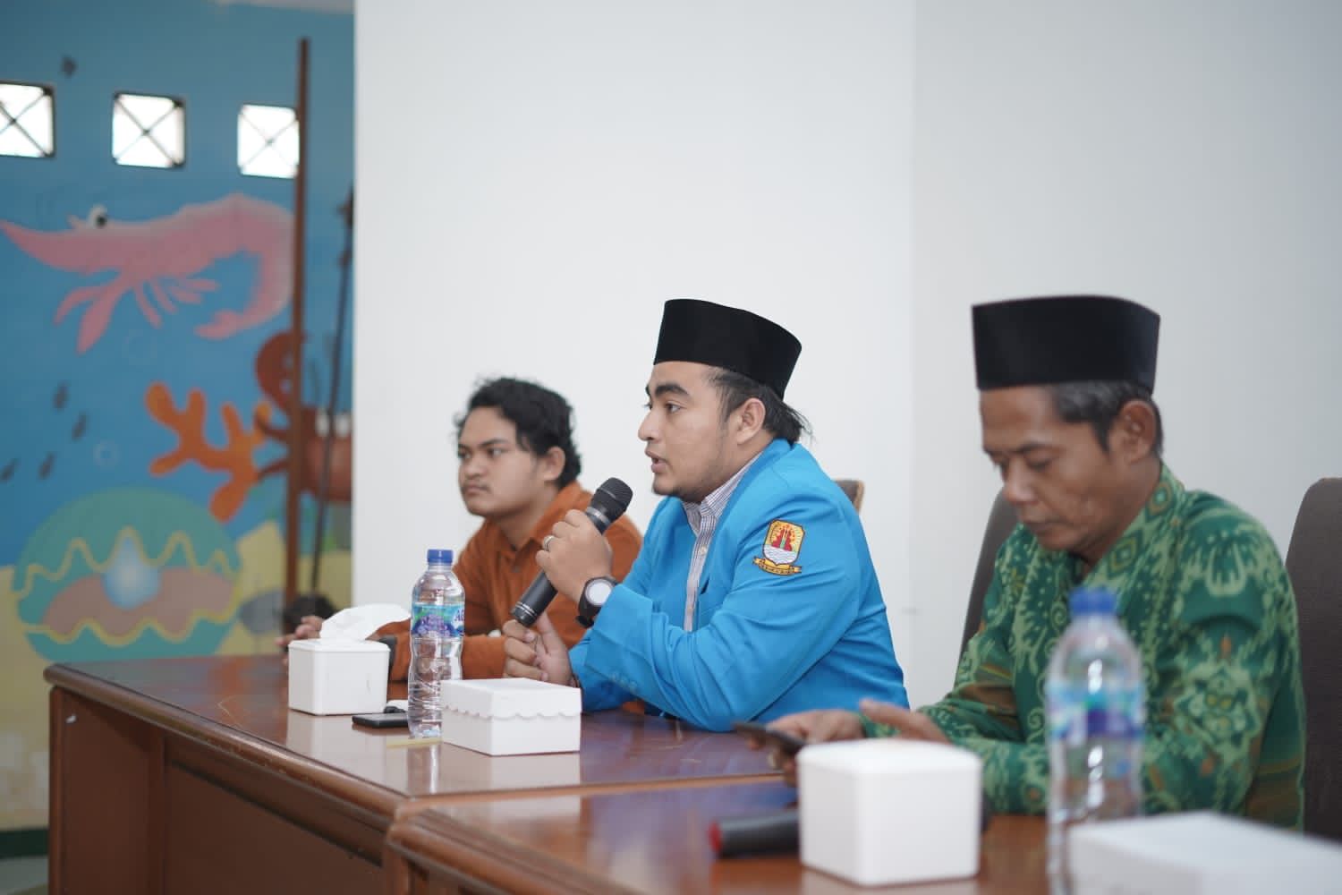 KPC DIY saat menggelar Talk Show bertema “Membaca Kembali Kepemimpinan Bupati Imron Rosyadi dalam Memimpin Cirebon, Apakah Ada Kemajuan?” (Foto: Istimewa)