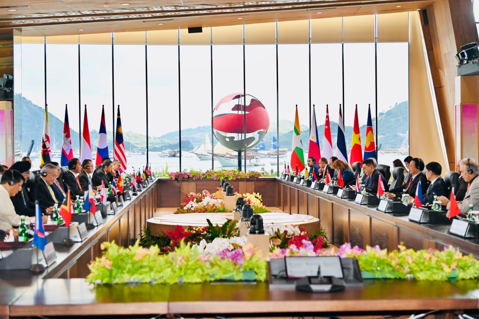 PT PLN (Persero) sukses menghadirkan listrik tanpa kedip pada gelaran Konferensi Tingkat Tinggi (KTT) ASEAN ke-42 yang berlangsung meriah dan lancar. (Foto: BPMI Setpres) 