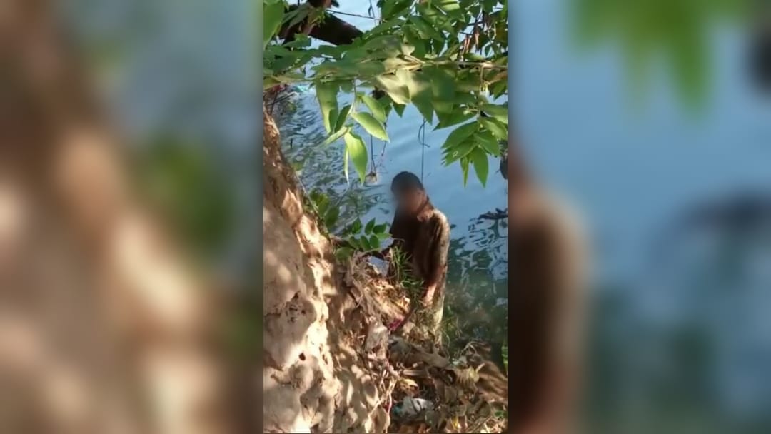 Abdul Munib, warga Desa Sukomulyo, Kecamatan Pajarakan, Kabupaten Probolinggo, nekat mengakhiri hidupnya dengan gantung diri di pinggir sungai. (Foto: Istimewa) 
