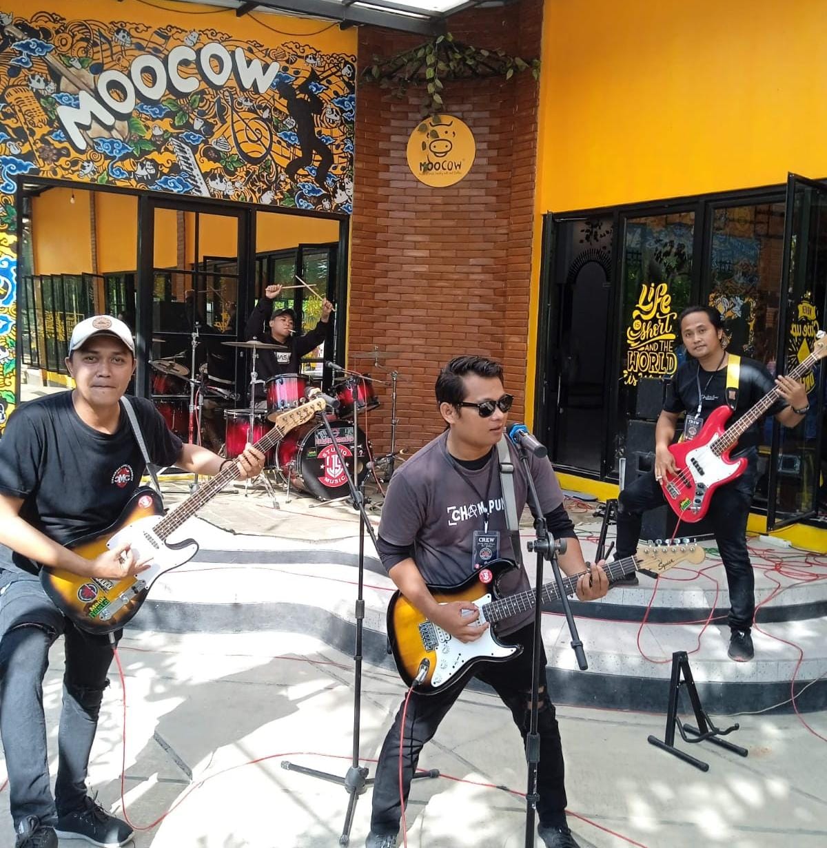CMC menggelar Pentas Seni Parade Band di Cafe Moocow Ciwaringin Cirebon, Sabtu (15/7/2023). (Foto: Istimewa) 