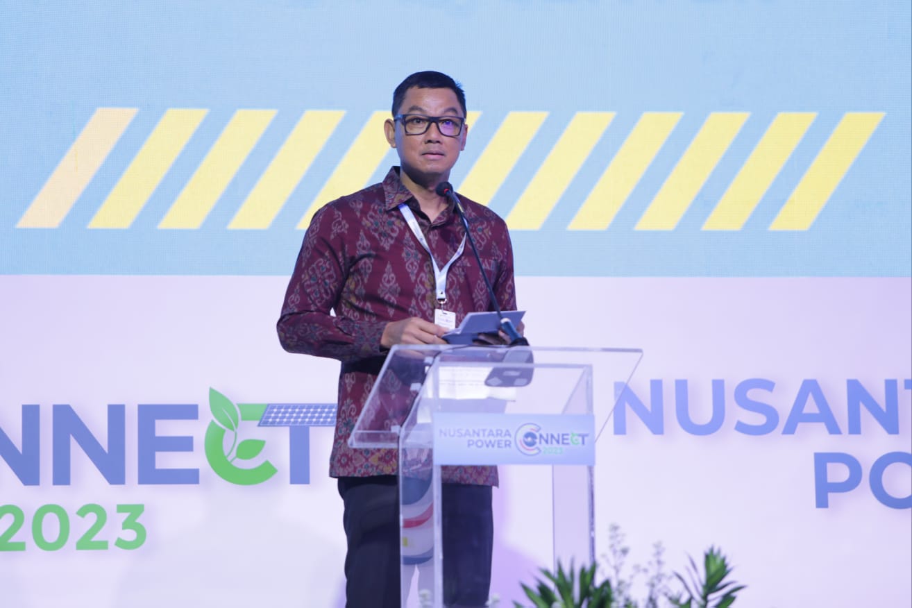 Direktur Utama PLN Darmawan Prasodjo saat menyampaikan pidato kunci dalam acara Nusantara Power Connect 2023 di Jakarta Convention Center, Senin (11/9). (Foto: Istimewa) 
