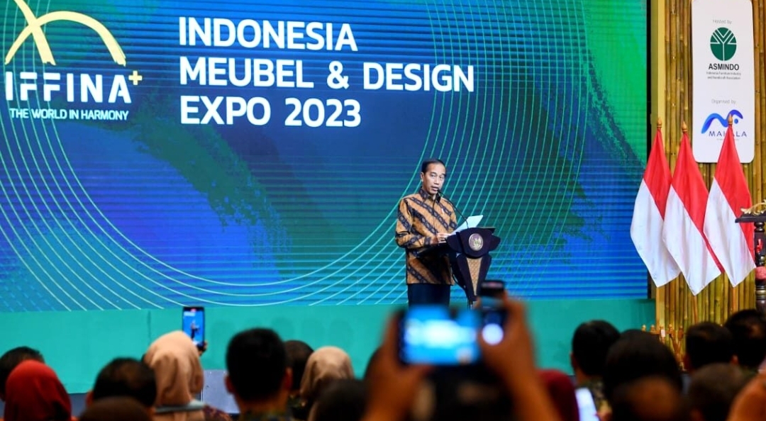 Presiden Jokowi membuka IFFINA Indonesia Meubel & Design Expo 2023 yang digelar di Nusantara Hall, ICE BSD, Kamis, 14 September 2023. (Foto: BPMI Setpres) 