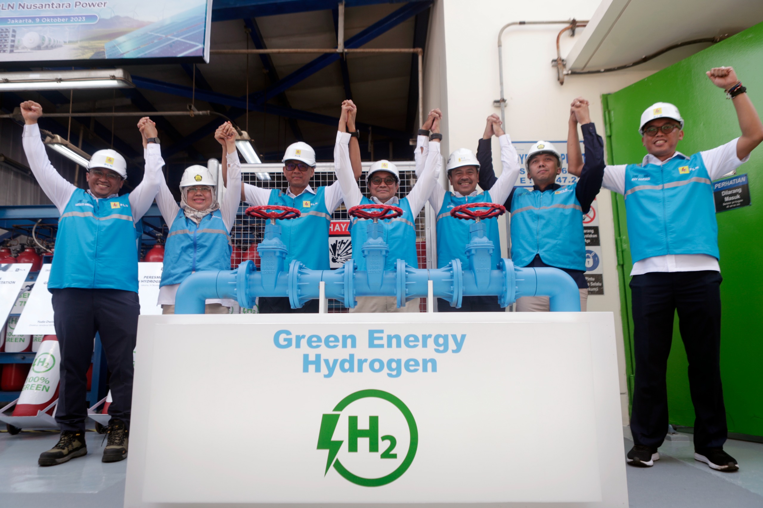 PLN meresmikan Green Hydrogen Plant pertama di Indonesia yang berlokasi di kawasan Pembangkit Listrik Tenaga Gas Uap (PLTGU) Muara Karang, Pluit, Jakarta, Senin (9/10). (Foto: Istimewa) 
