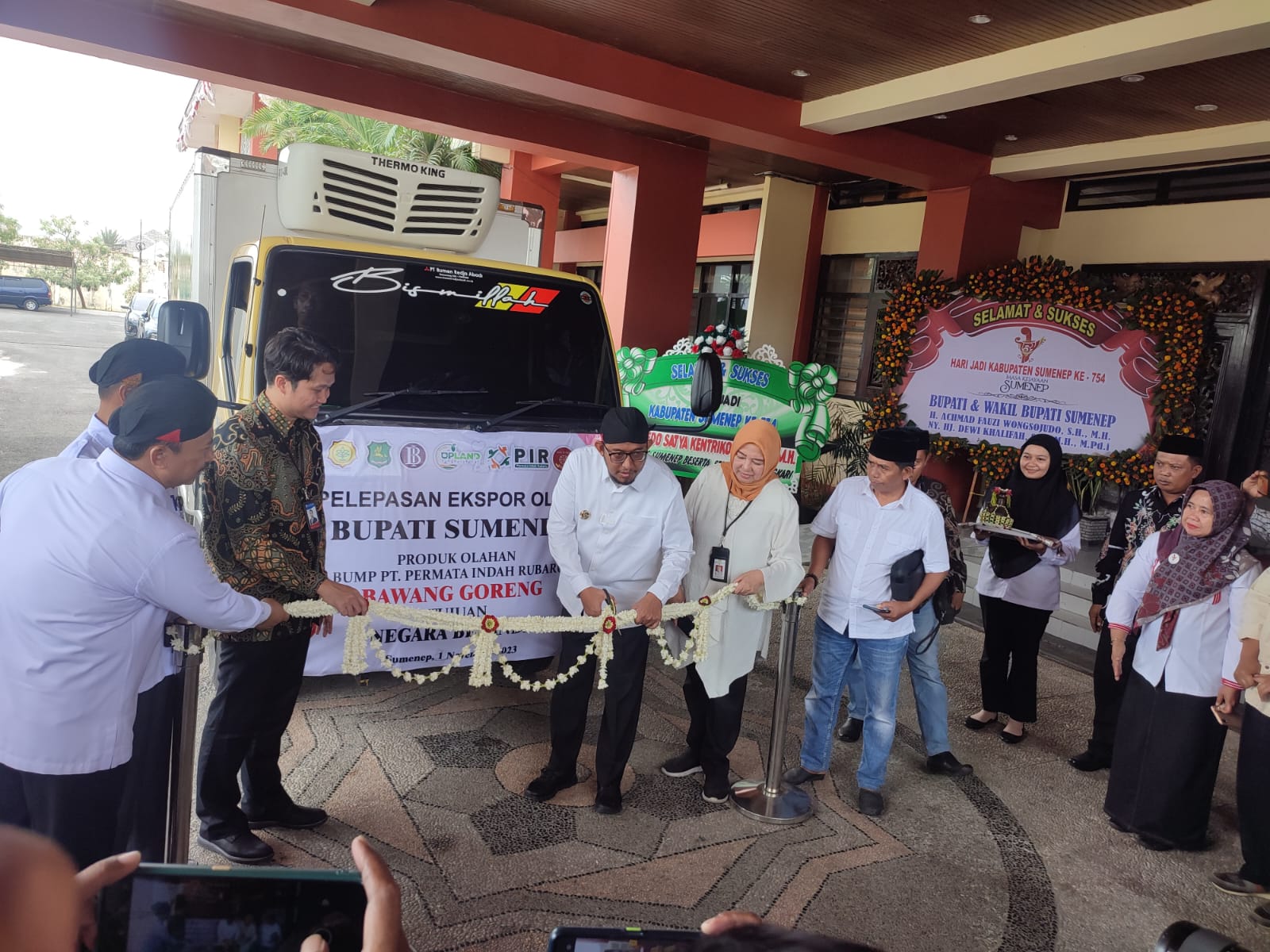 Pelepasan ekspor oleh Bupati Sumenep, yang berlangsung di halaman Kantor Bupati Sumenep, Jalan Dr. Cipto, Desa Kolor, Kecamatan Kota Sumenep, Rabu, bulan Oktober lalu. (Foto: Istimewa) 