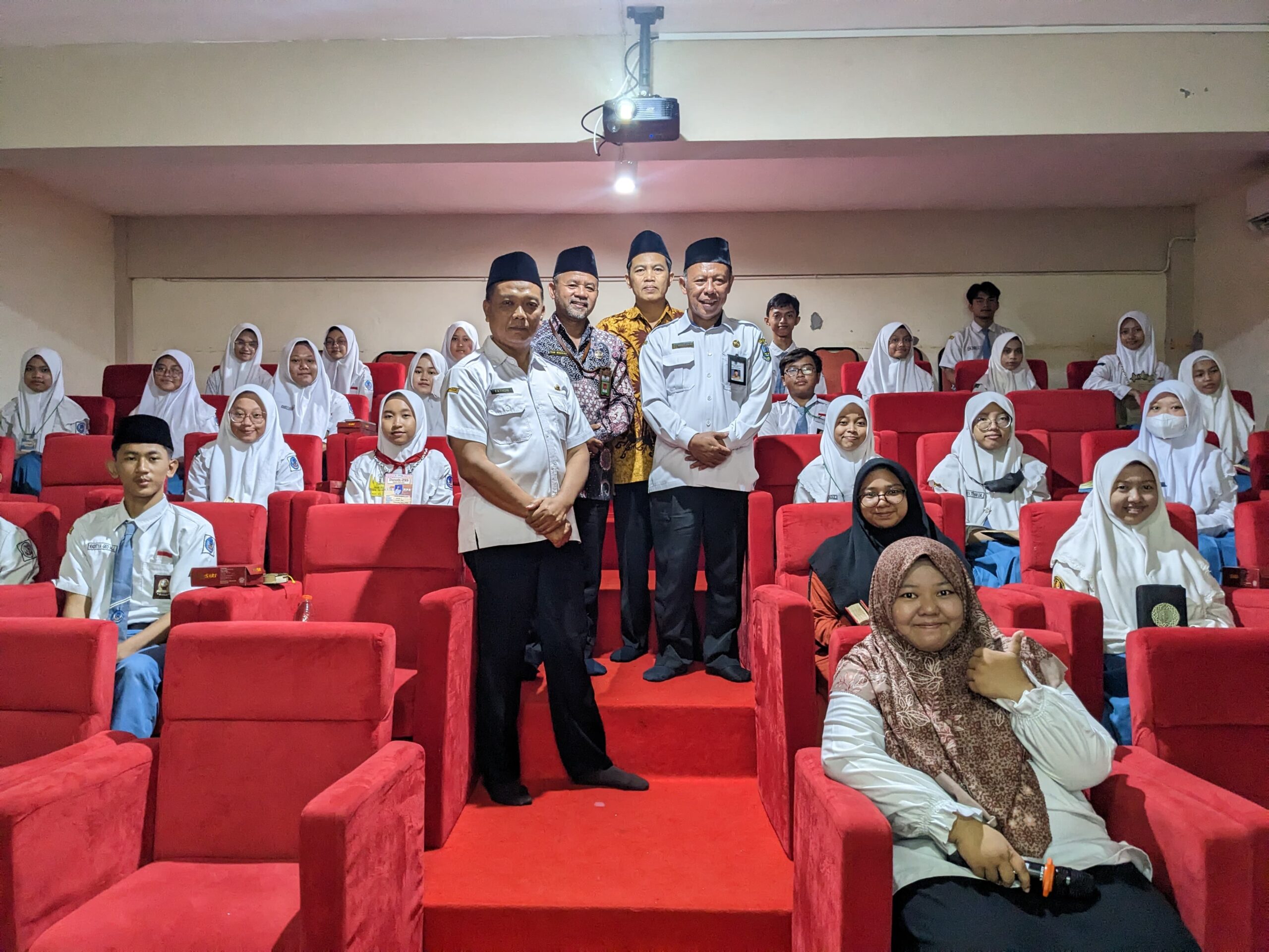 SMAN 4 Sidoarjo menggelar berbagai kegiatan multi talenta, salah satunya ujian hafal Alquran (Tahfid) dan menggelar Student Camp Creative (SCC). (Foto: Istimewa) 