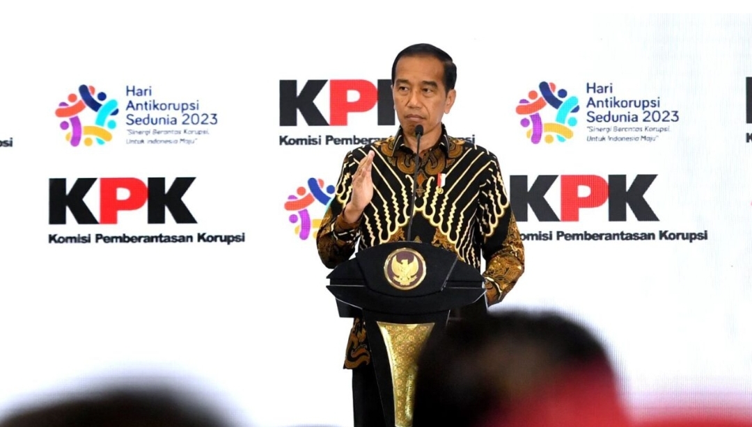 Presiden Jokowi saat sambutan pada acara Puncak Peringatan Hari Antikorupsi Sedunia Tahun 2023 yang digelar di Istora Senayan, Gelora Bung Karno (GBK), Jakarta, Selasa, 12 Desember 2023. (Foto: BPMI Setpres)