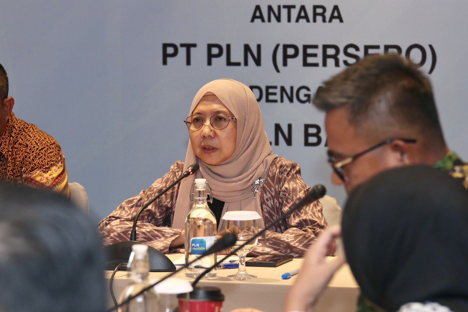 Direktur Retail dan Niaga PLN, Edi Srimulyanti mengatakan melalui layanan REC, PLN memfasilitasi pelanggan untuk mendapatkan pengakuan atas penggunaan listrik yang bersumber dari EBT yang transparan, akuntabel, dan diakui secara internasional. (Foto: Istimewa)