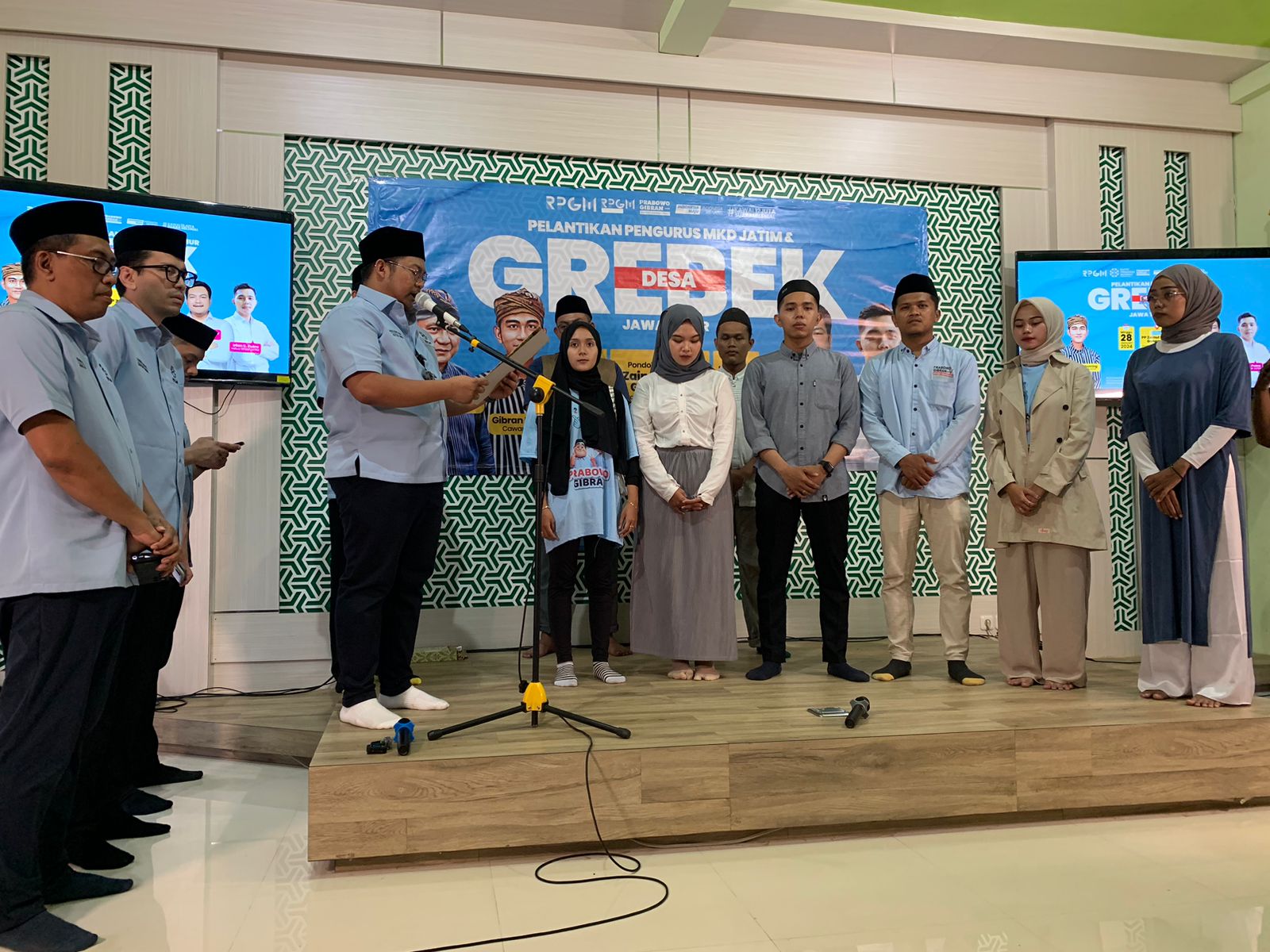 Majelis Kemenangan Daerah (MKD) Rakyat Pro Prabowo (RPGM) Jawa Timur menggelar acara puncak dengan pelantikan pengurus pada Minggu (28/1/2024) di aula Rusyaifa Pesantren Zainul Hasan Genggong. (Foto: Serikat News)