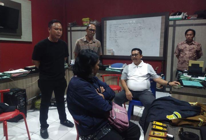 Perempuan di Kabupaten Probolinggo diamankan setelah terlibat kasus penipuan. (Foto: Istimewa) 