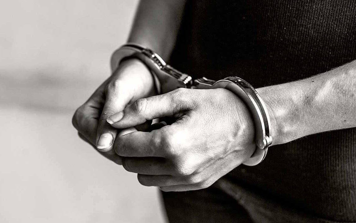 Ilustrasi pelaku diringkus petugas keamanan. (Foto: Net) 