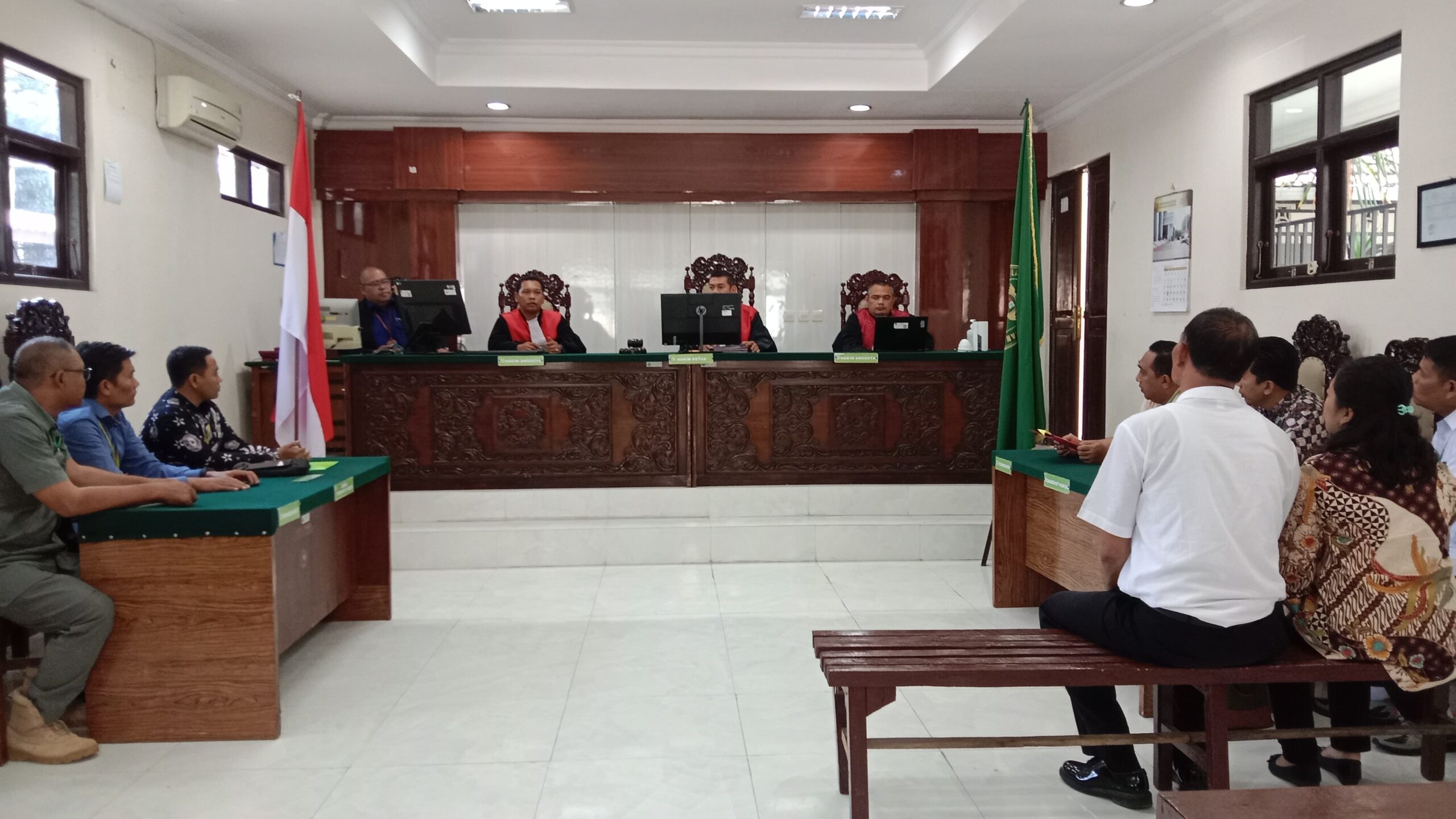 Sidang gugatan Kapolri, Kapolda Jawa Timur dan Kapolresta Probolinggo Kota digelar di Pengadilan Negeri (PN) Kraksaan pada Rabu (7/8/2024). (Foto: Istimewa) 