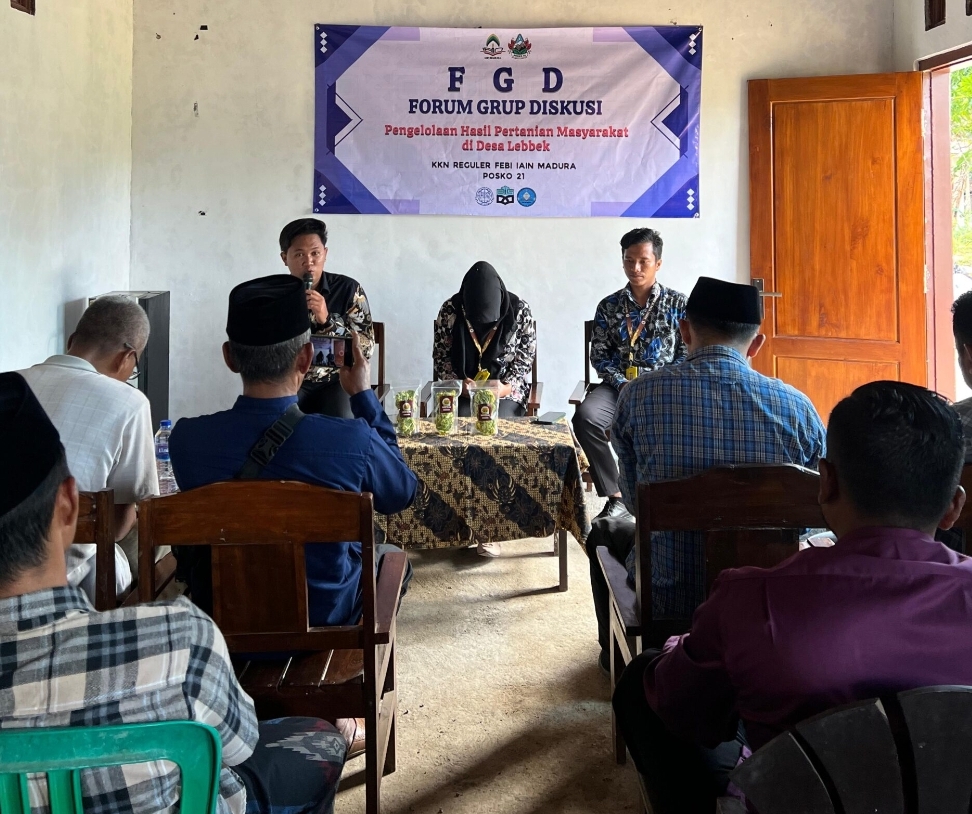 Kegiatan seminar Mahasiswa KKN IAIN Madura di Desa Lebbek. (Foto: Istimewa) 