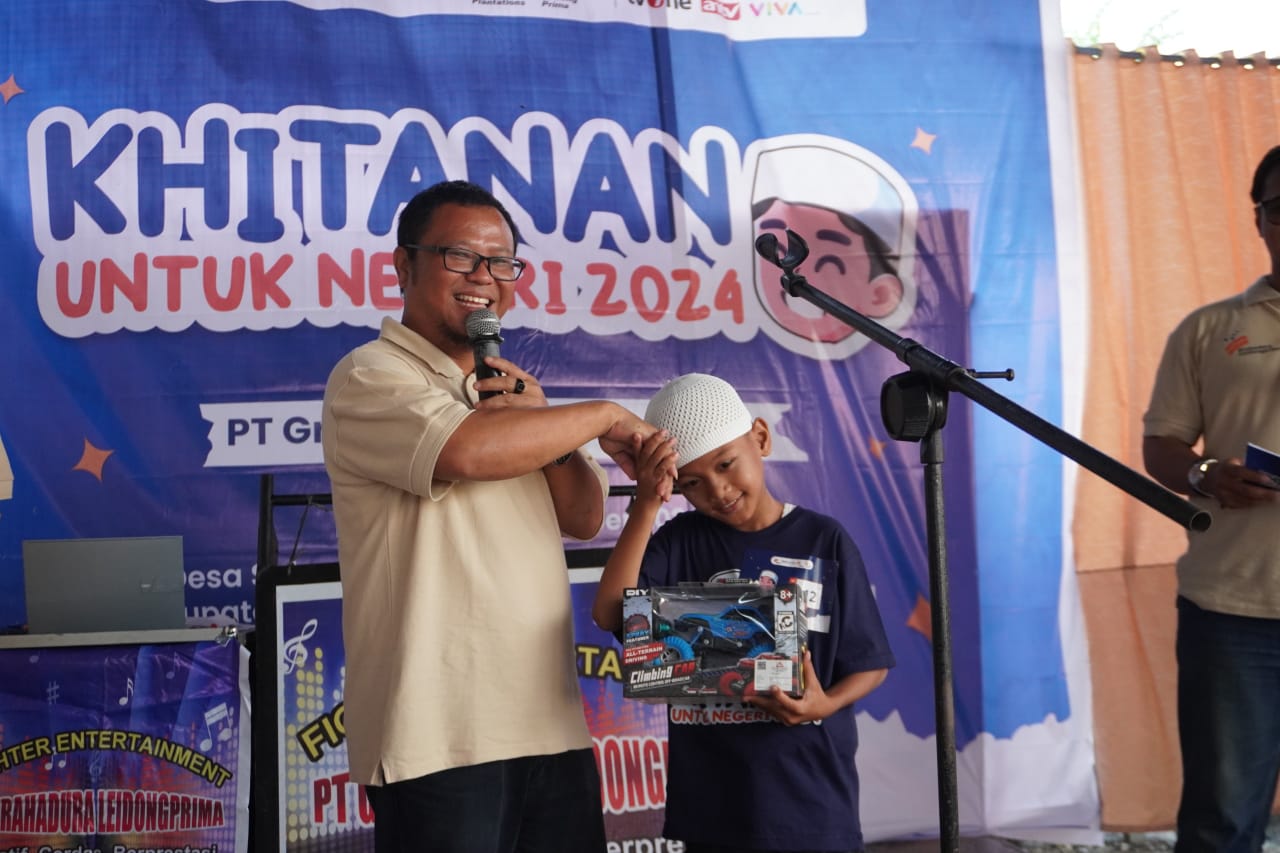 Lembaga Amil Zakat Nasional Bakrie Amanah bersama PT Grahadura Leidongprima (GLP) menggelar acara khitanan massal di Desa Sukarame Baru, Kecamatan Kualuh Hulu, Kabupaten Labuhanbatu Utara, Sumatera Utara, pada 19 Desember 2024. (Foto: Istimewa) 