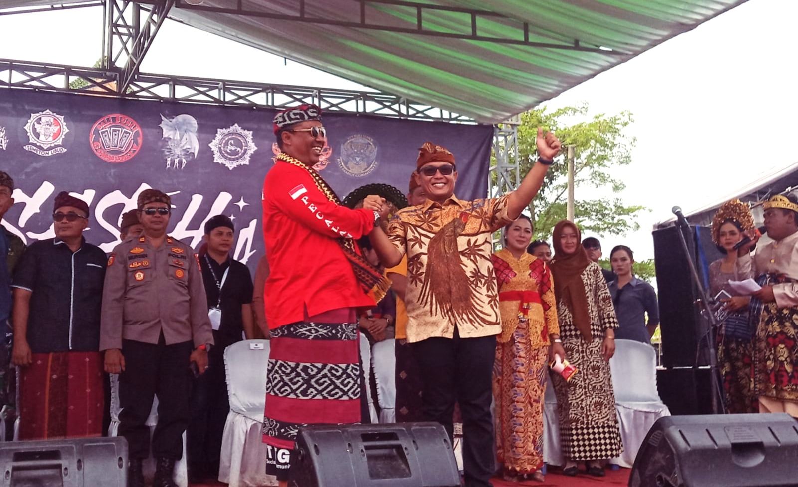 Bupati dan Wakil Bupati Lampung Tengah saat membuka Sasih Kesanga Fest 2025. (Foto: Istimewa) 