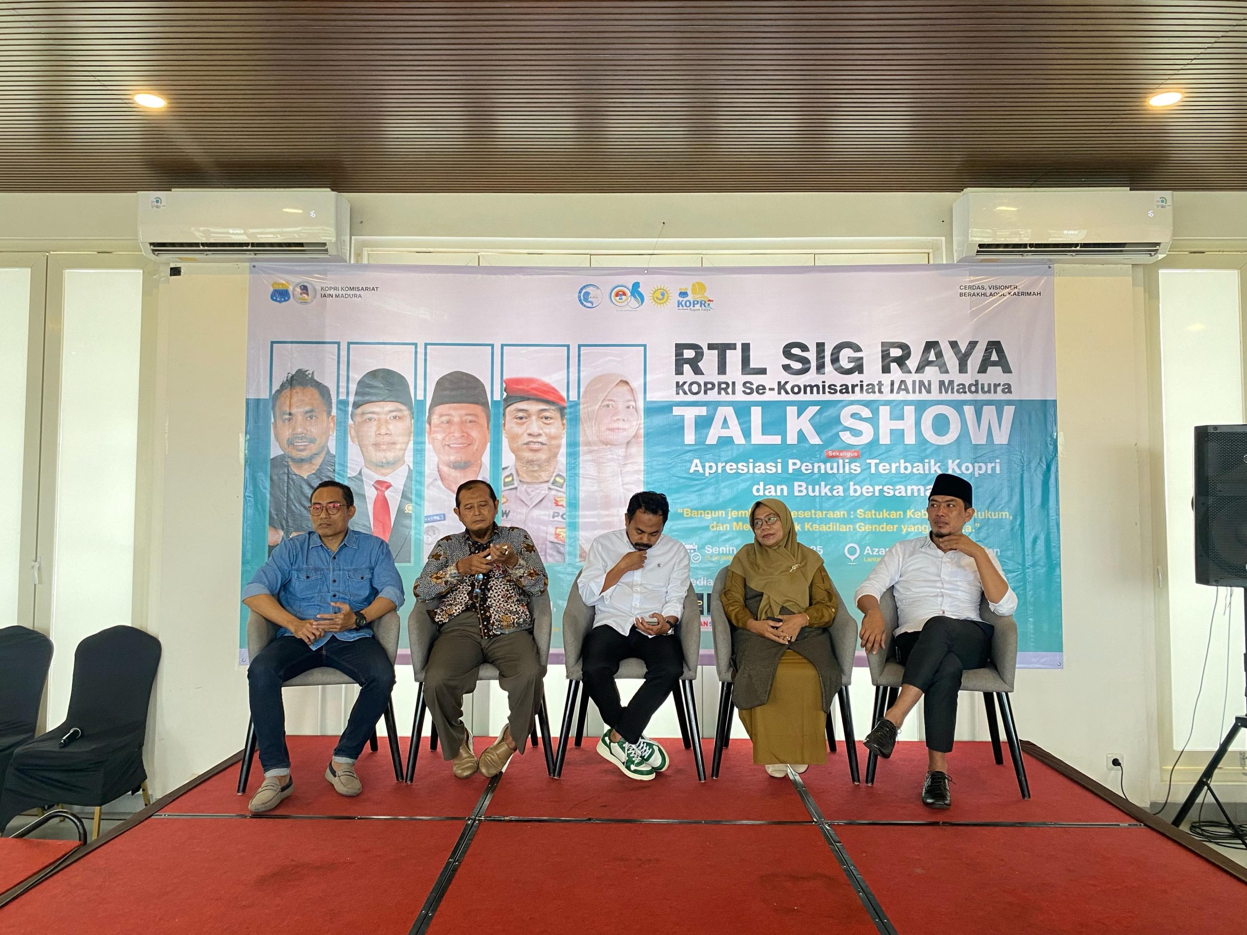 Foto para pemateri yang hadir dalam acara SIG di Azana Style Hotel Pamekasan. (Foto: Istimewa) 