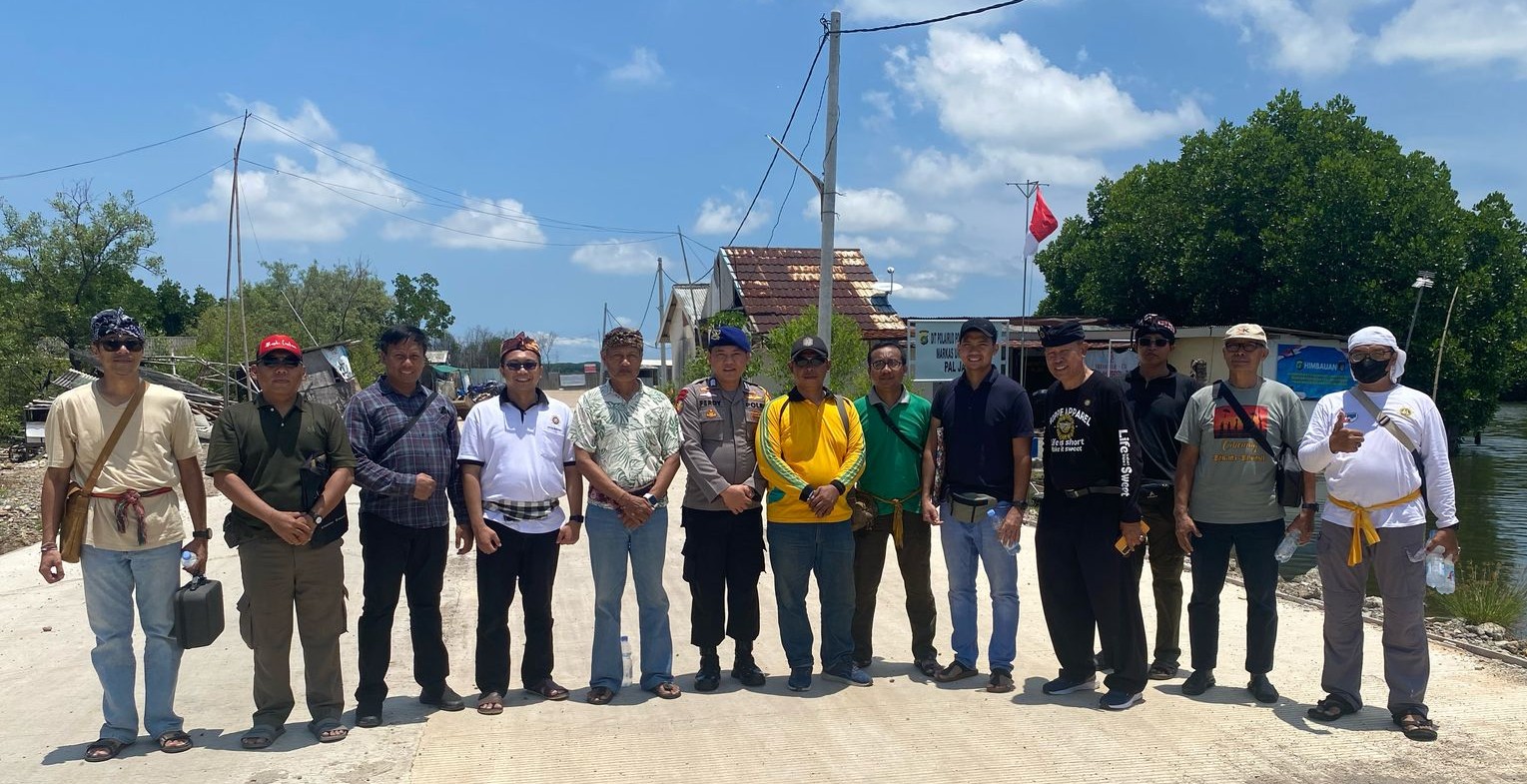 Koordinasi Panitia Nyepi Banjar Bekasi Tahun Saka 1947 di Pesisir Laut Desa Segara Jaya (Dewa). (Foto: Istimewa)