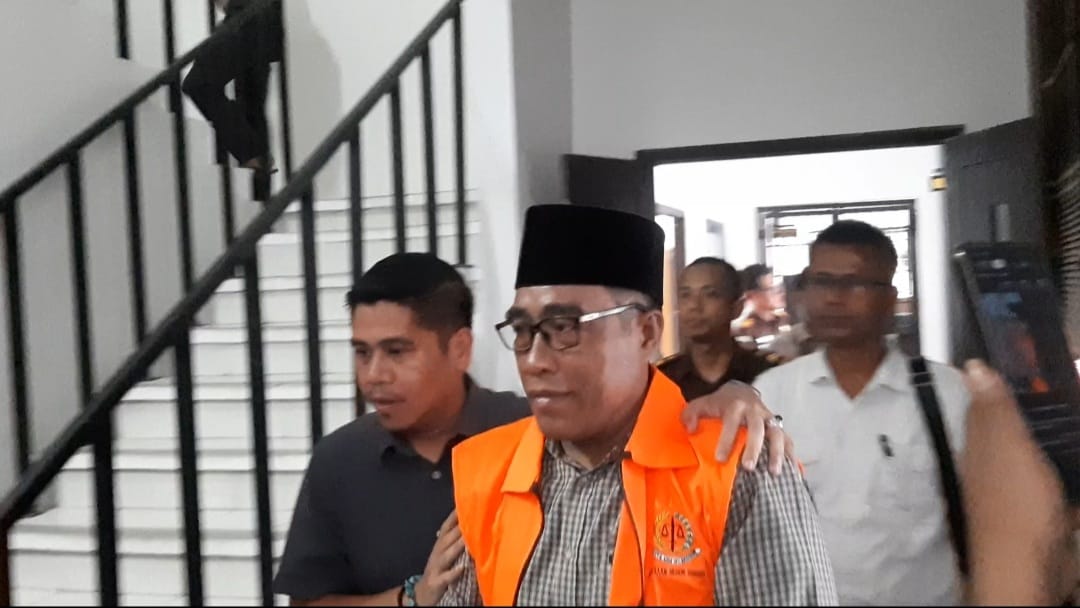 Kepala Desa Kangayan, Arsan, resmi ditahan Kejaksaan Negeri (Kejari) Sumenep. (Foto: Istimewa) 