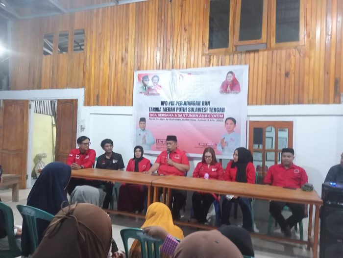 DPD PDI Perjuangan Sulawesi Tengah dan DPD Taruna Merah Putih (TMP) Sulawesi Tengah menggelar doa bersama dan santunan untuk anak yatim piatu. (Foto: Serikat-News)