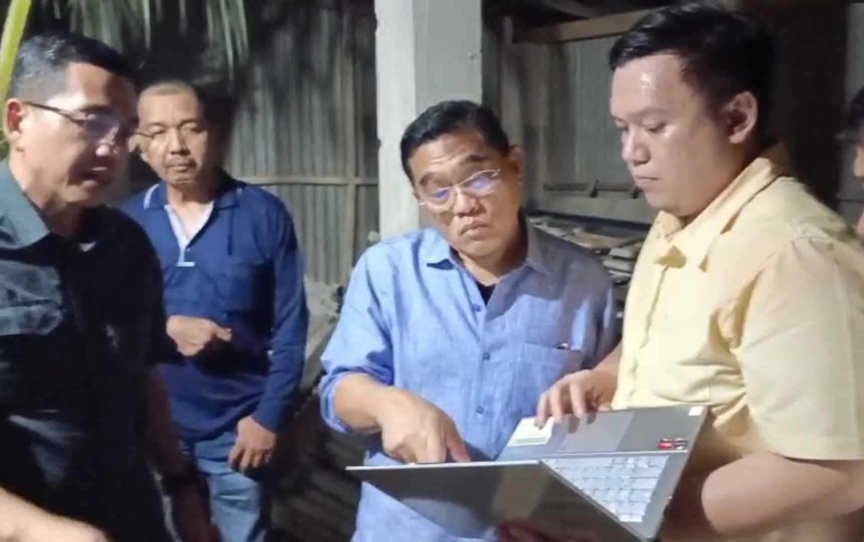 Dugaan penggunaan nota toko bangunan UD Dua Saudara dalam laporan pengadaan barang BSPS. (Foto: Istimewa) 